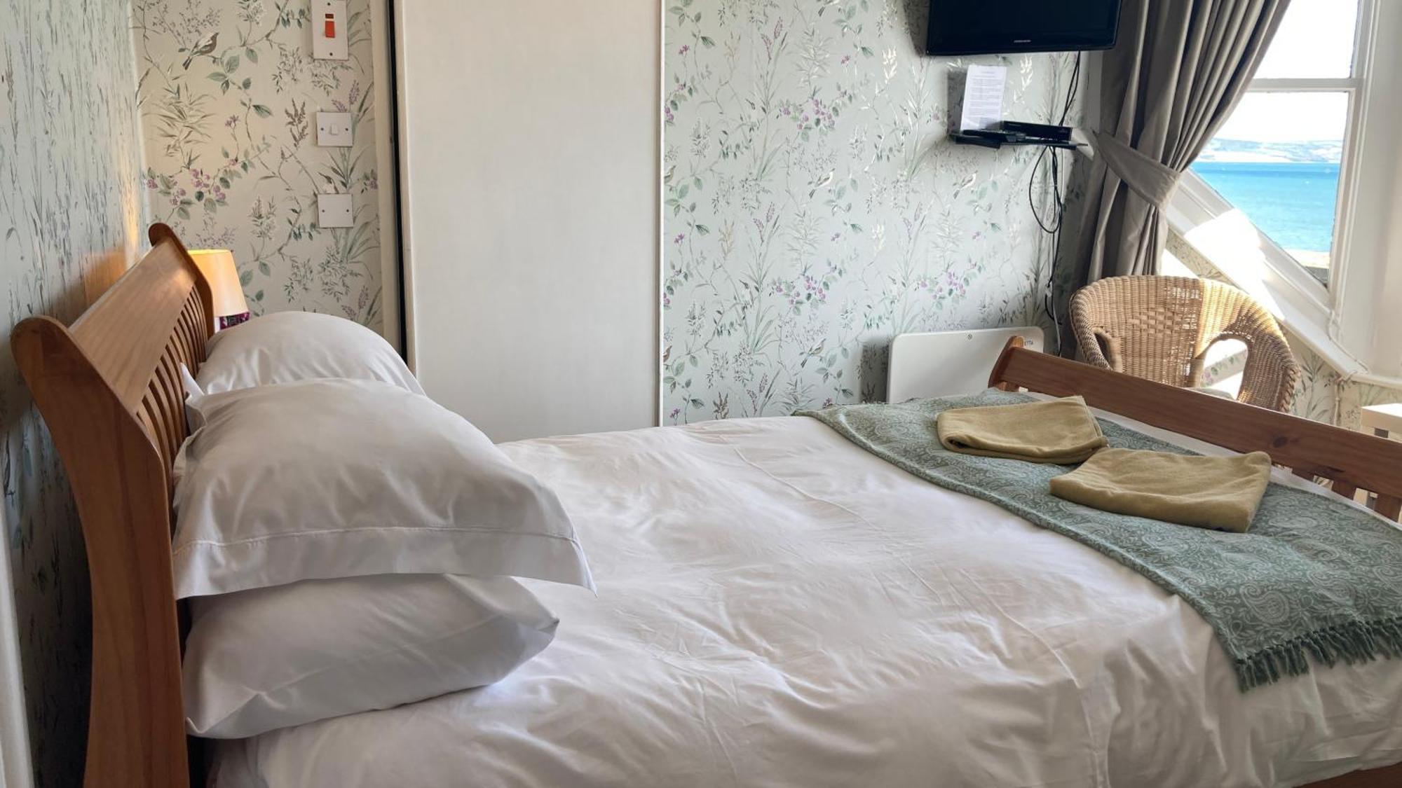 Whitecliff Guest House Weymouth Esterno foto