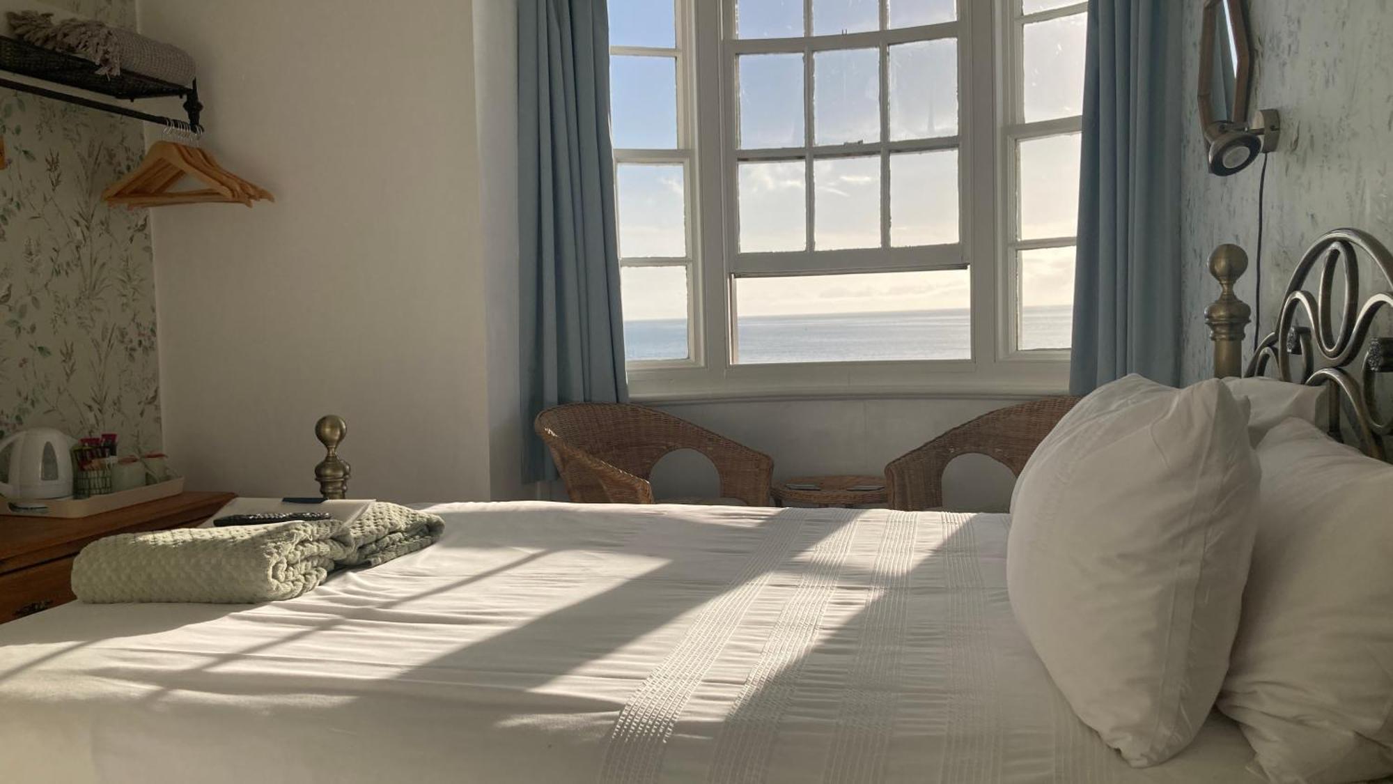 Whitecliff Guest House Weymouth Esterno foto
