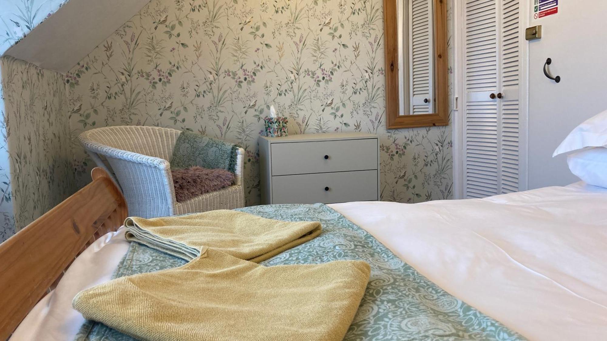 Whitecliff Guest House Weymouth Esterno foto