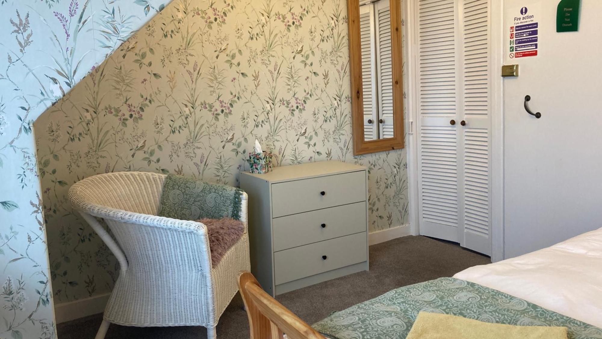 Whitecliff Guest House Weymouth Esterno foto
