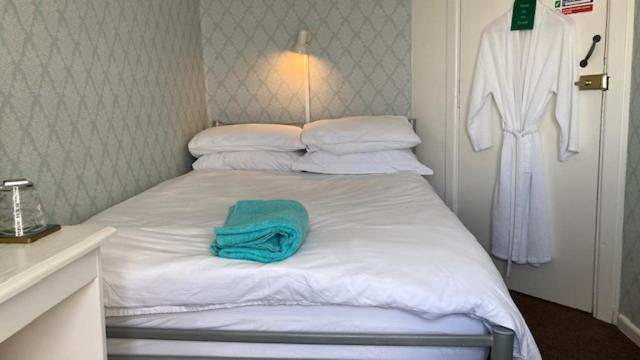 Whitecliff Guest House Weymouth Esterno foto